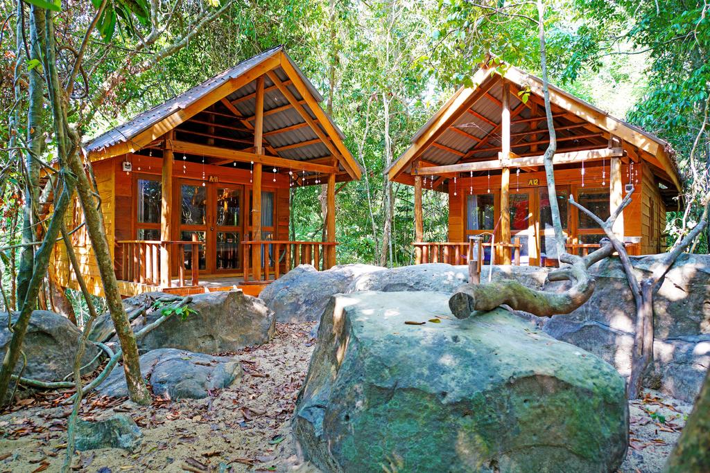  Tree House Bungalow  Book Tree House Bungalow  in 