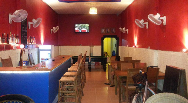 Kampot Kenny's Guesthouse & Bar
